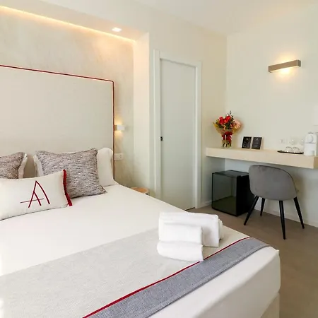 Double A Luxury Affittacamere 4*