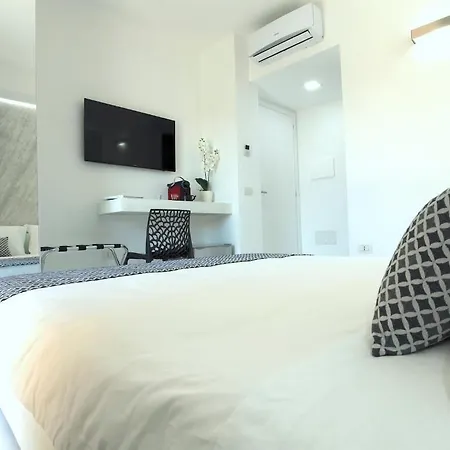 Double A Luxury Affittacamere 4*