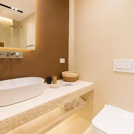 Double A Luxury 2*