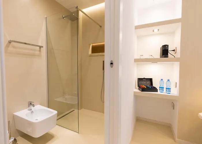 Double A Luxury בית הארחה 4*