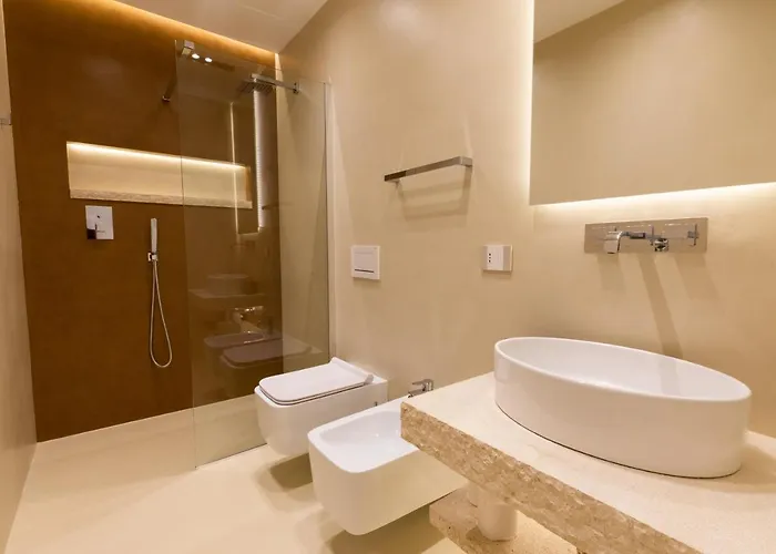 Double A Luxury אולביה