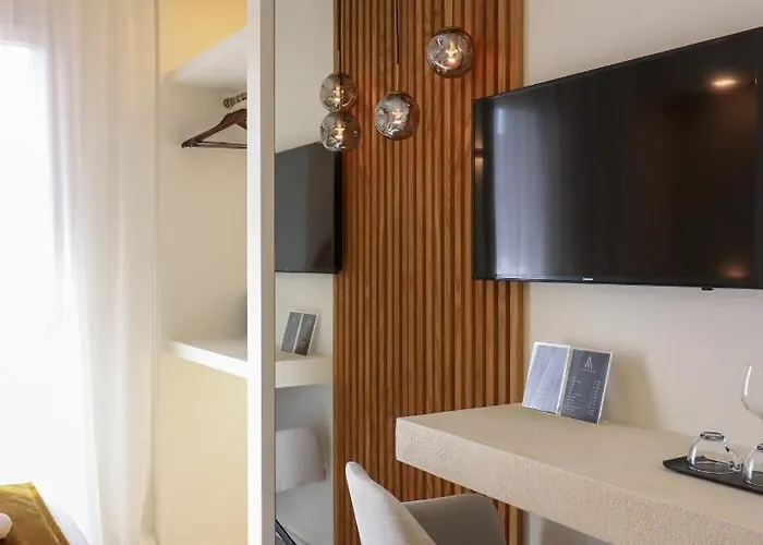 Double A Luxury 4* אולביה