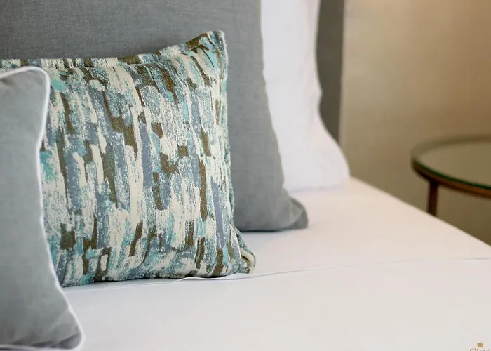 Double A Luxury 4* אולביה