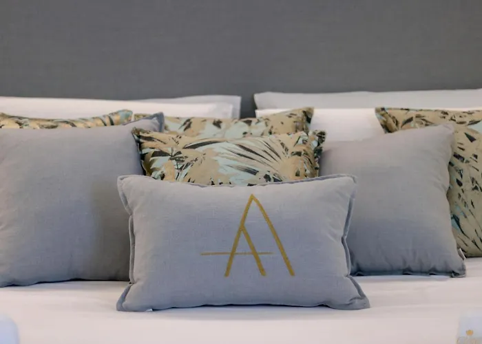 Double A Luxury בית הארחה 4*