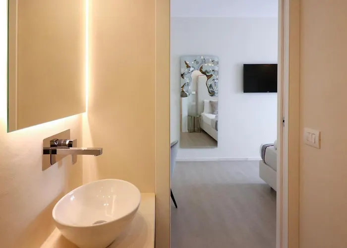 Double A Luxury אולביה