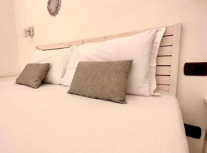 בית הארחה Double A Luxury אולביה