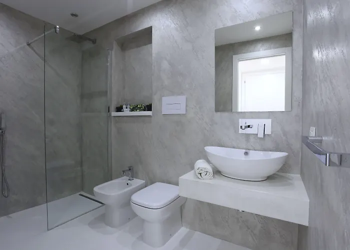 Double A Luxury אולביה