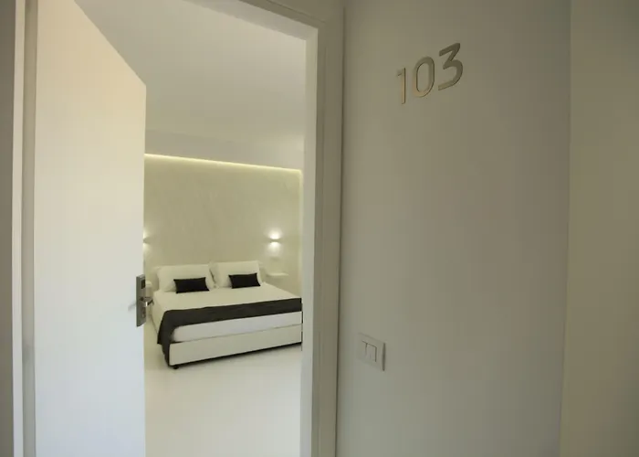 Double A Luxury אולביה